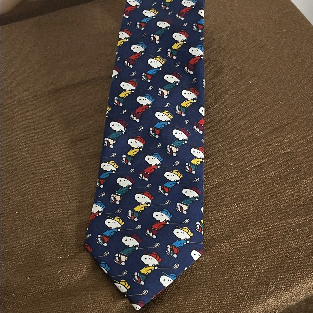 😄Snoopy playing golf tie lots of snoopy